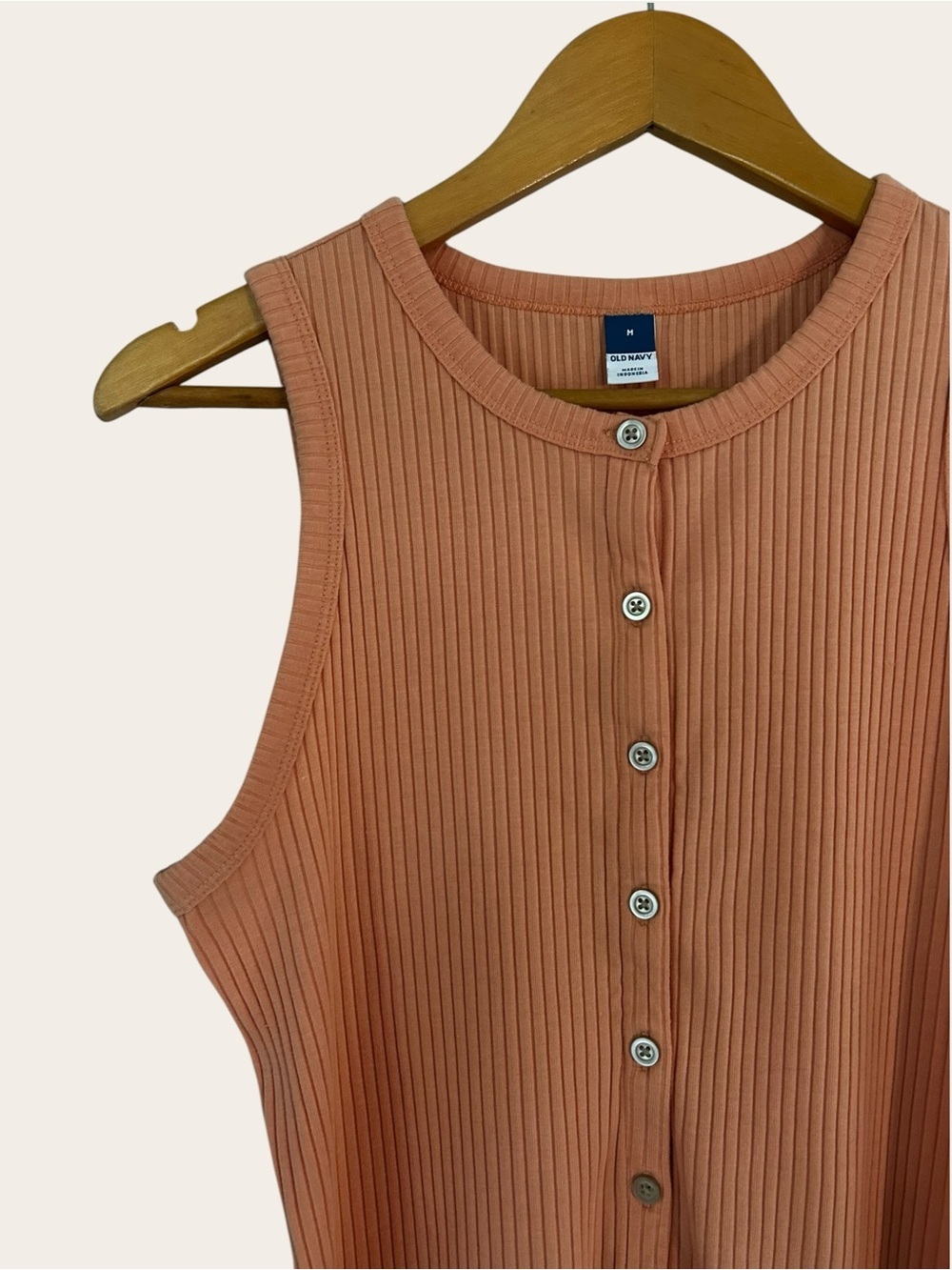 Old Navy Peach Ribbed Button-Front Tank - Picture 5 of 11